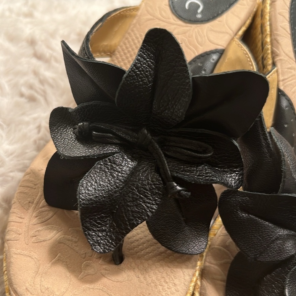 Born Wedges 🌺 - Picture 10 of 13